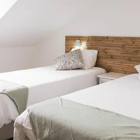 Ferrel Surf House Alojamento de Acomodação e Pequeno-almoço