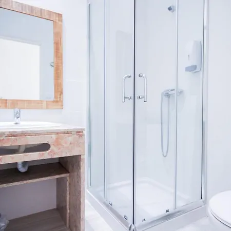 Alojamento de Acomodação e Pequeno-almoço Ferrel Surf House *