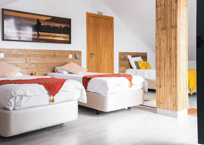 לינה וארוחת בוקר Ferrel Surf House *