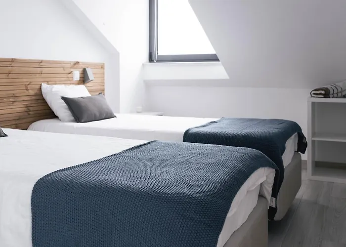 לינה וארוחת בוקר Ferrel Surf House *