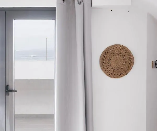 Ferrel Surf House * בליאל