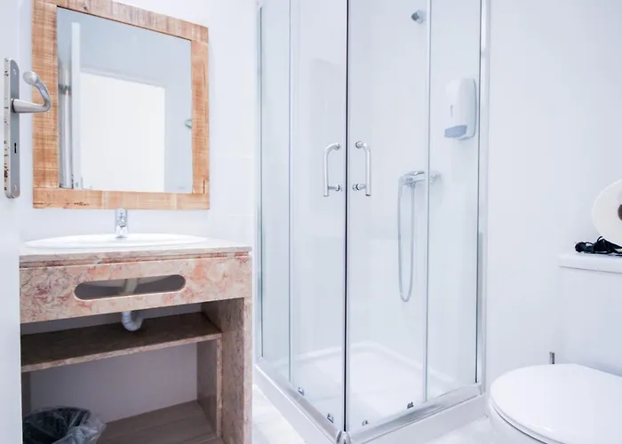 לינה וארוחת בוקר Ferrel Surf House *