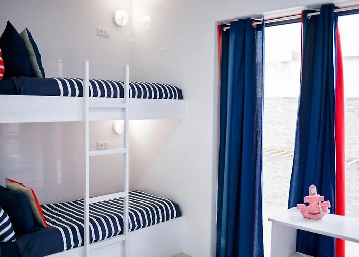 Ferrel Surf House * בליאל