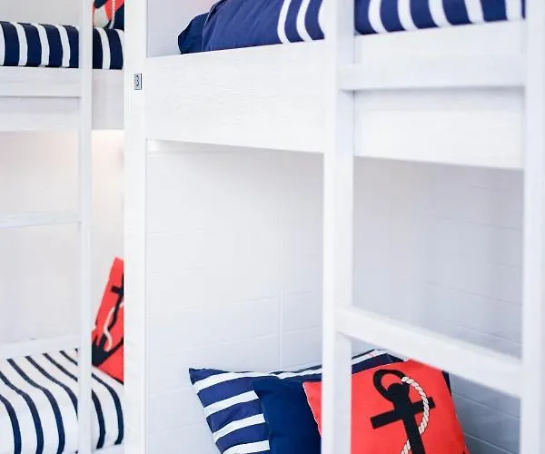 Ferrel Surf House בליאל